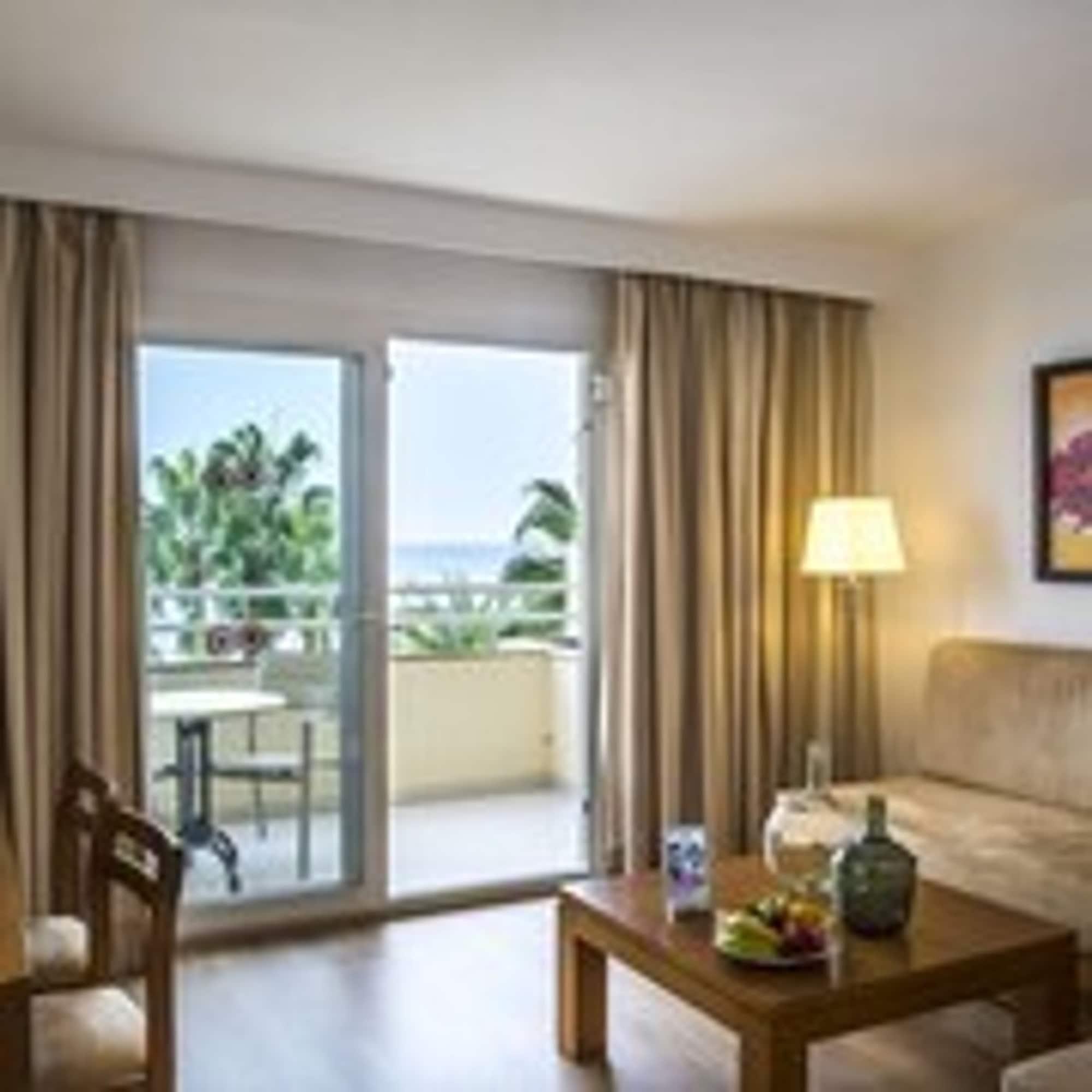 Cabot Cap De Mar Hotel Cala Bona  Exterior photo